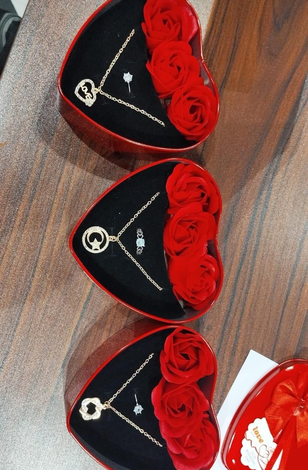 Sparkling Love Adornments – Romantic Jewelry & Flower Heart Box Gift